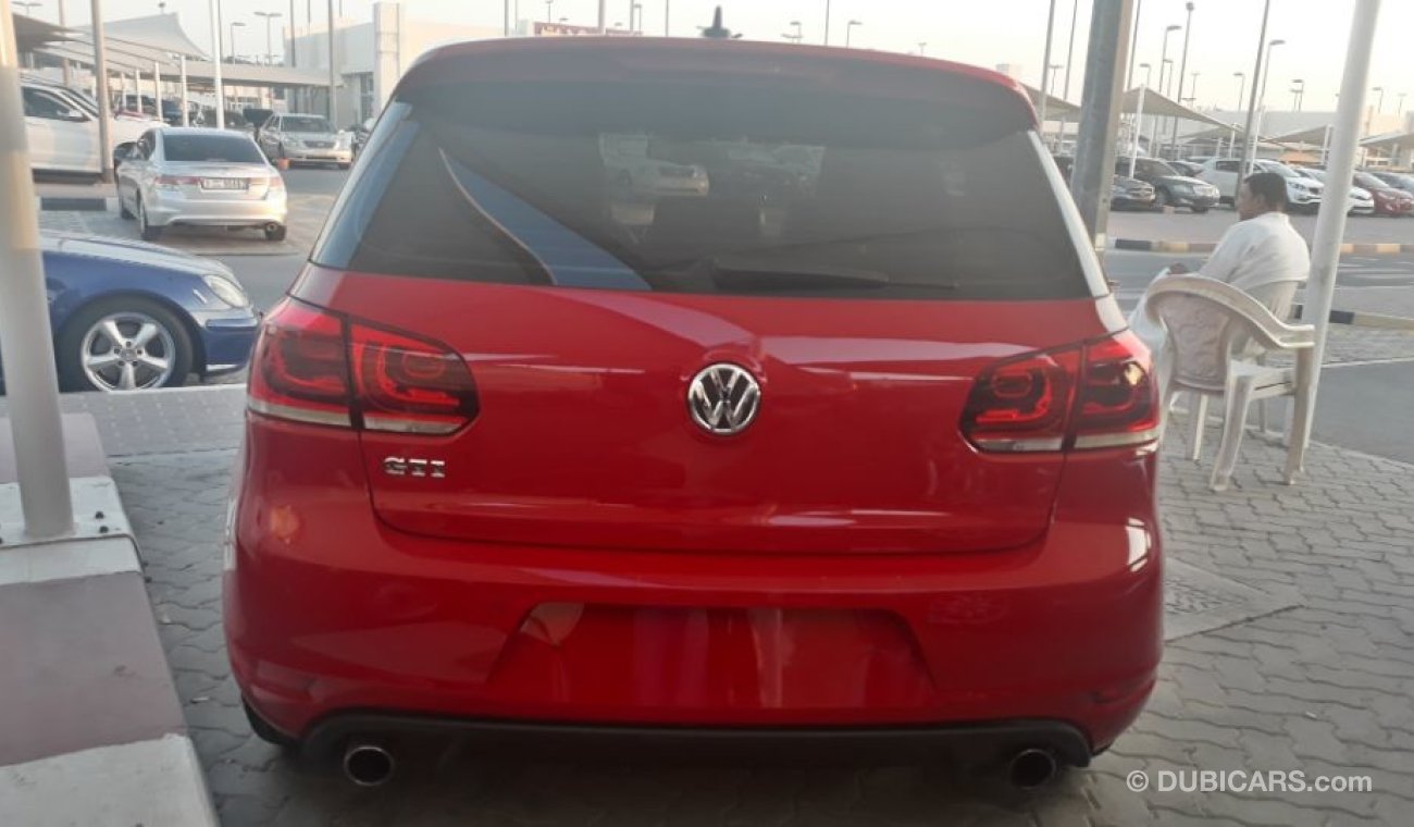 Volkswagen Golf 2011 GTI Gulf specs Full options