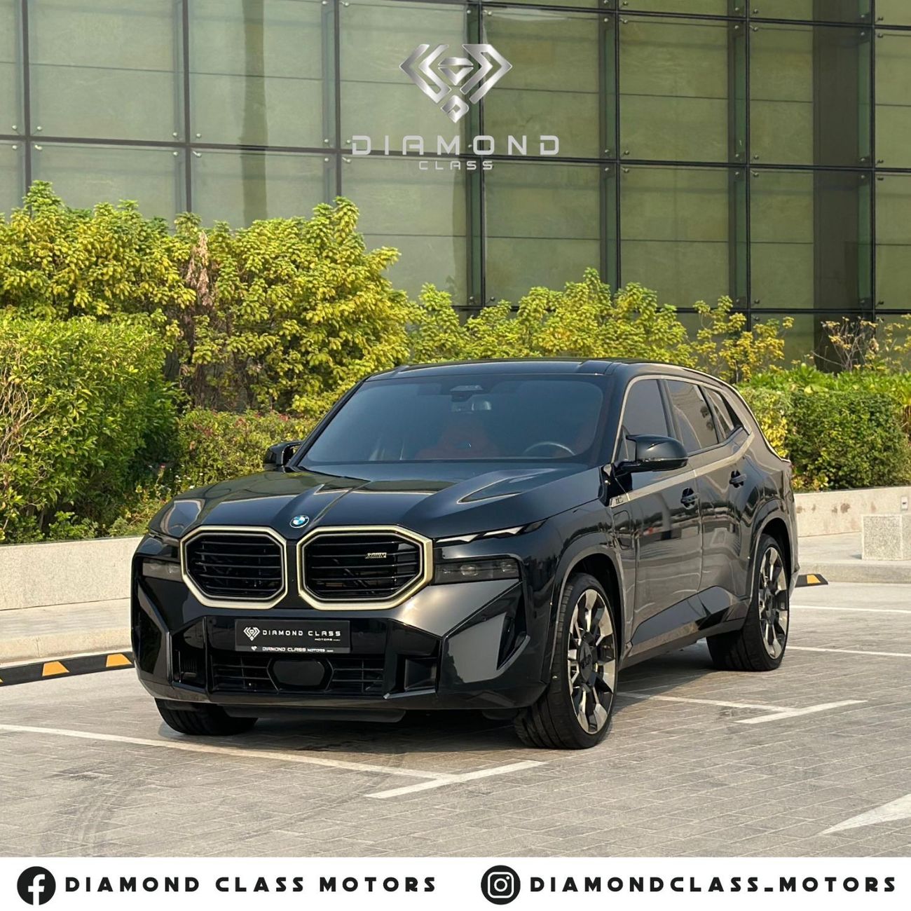 BMW XM BMW XM V8 M Plug-in Hybrid AWD 4.4L Twin-Turbo+Electric Motor 2023  GCC    Service Contract  Under A