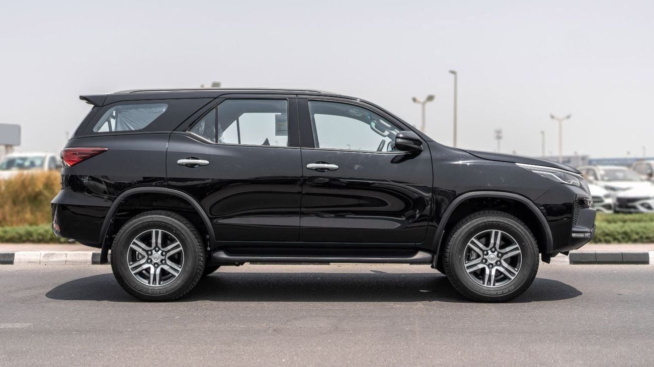 Toyota Fortuner 2025 Toyota Fortuner 2.7L AT Petrol (Black)