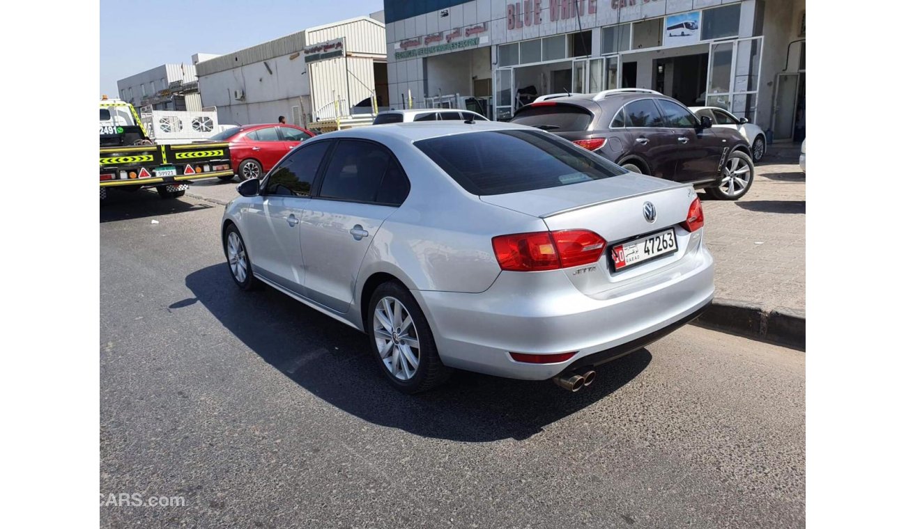 Volkswagen Jetta Mid Option for Sale at 13700 AED