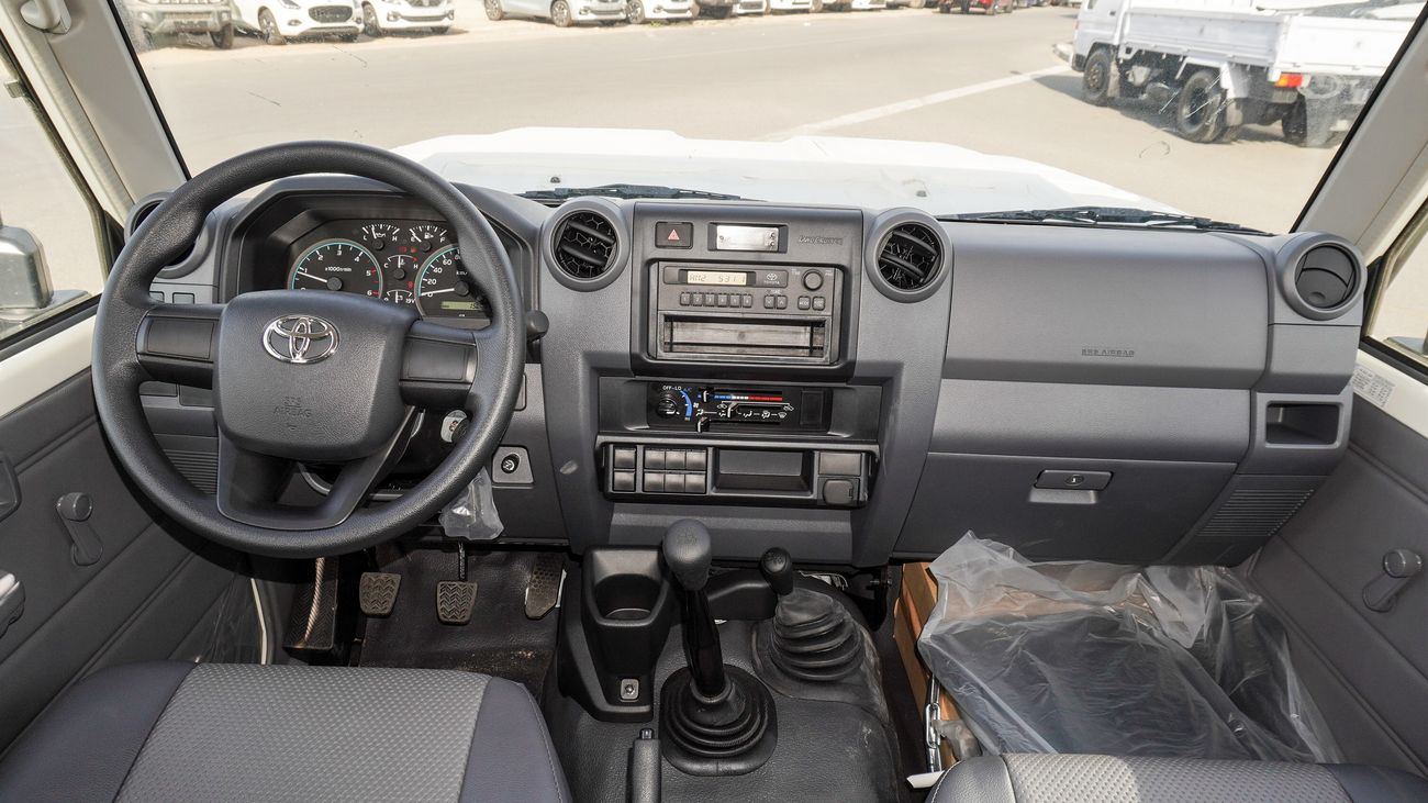 Toyota Hilux 4.2L Diesel Double Cabin M/T