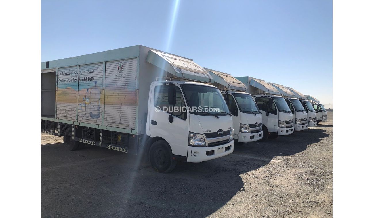 Hino 300 Hino 916 Delivery Truck,model:2015.Excellent condition