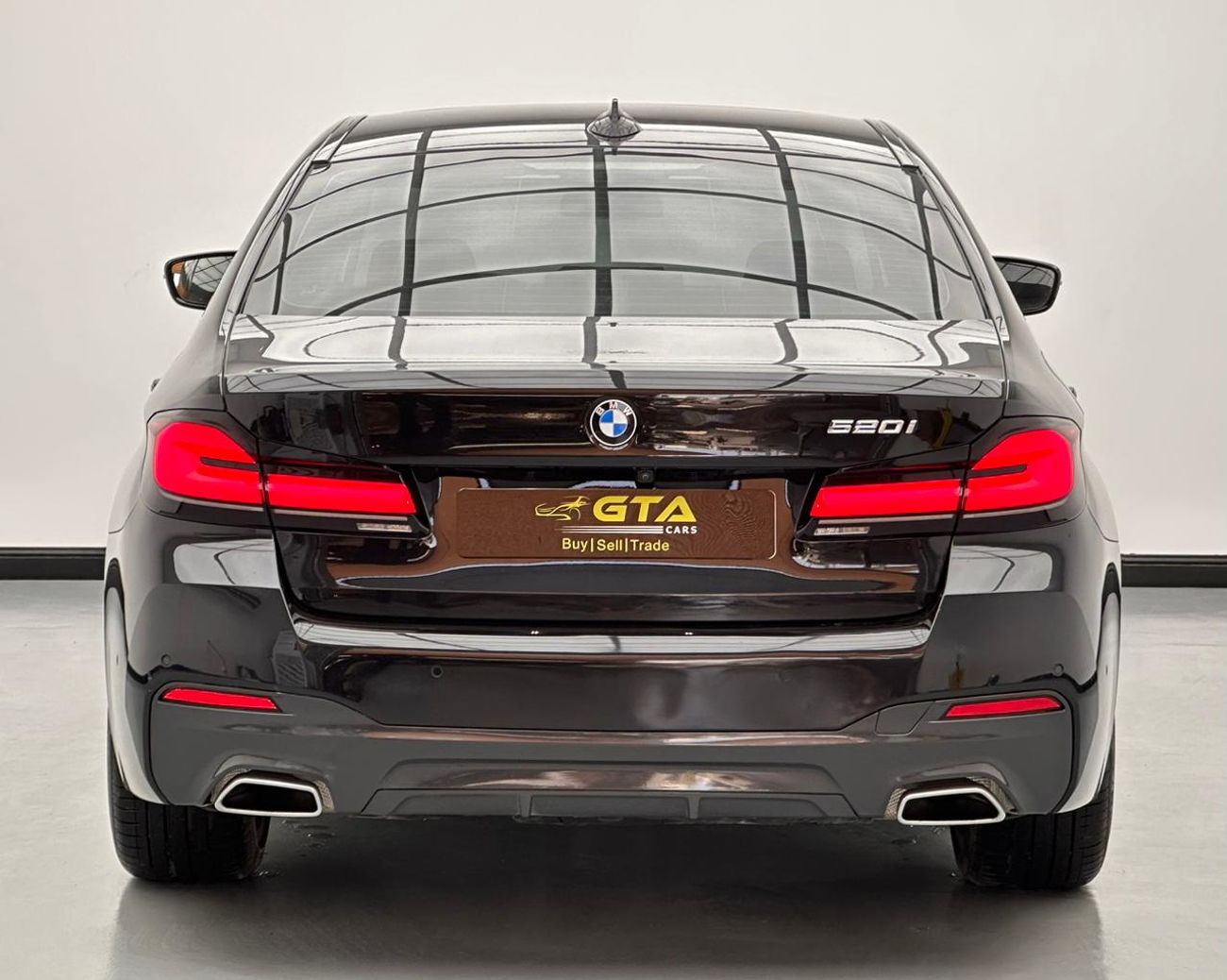 BMW 520i 2023 BMW 520i M-Sport M-Kit, Sep/2028 BMW Warranty + Service Contract, BMW Full Service History, GCC