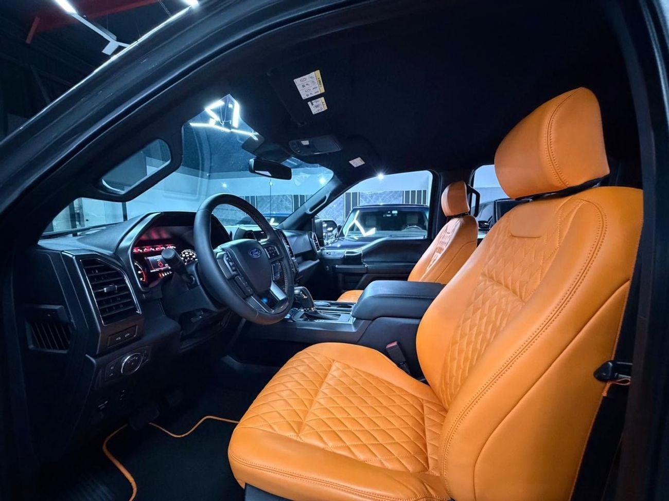 Ford F-150 XLT CREW CAB