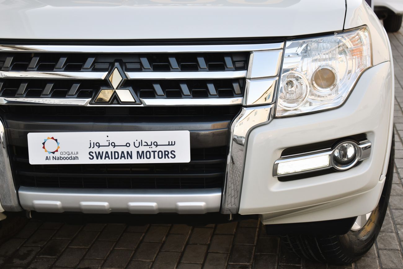 Mitsubishi Pajero AED 1229 PM | 3.0L GLS V6 4WD GCC DEALER WARRANTY