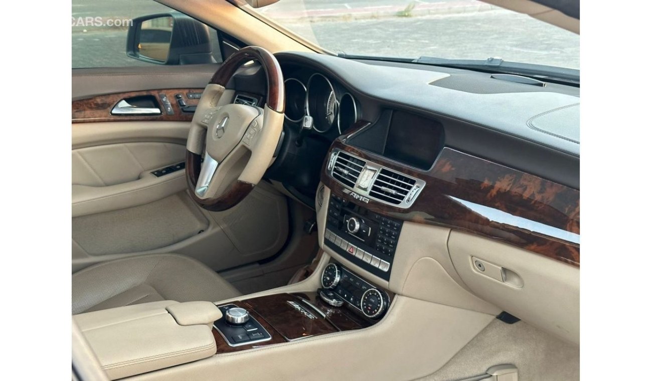 Mercedes-Benz CLS 500 Mercedes CLS 500 Std Model: 2012  -8 cylinder Complete 63 AMG  Price : 47,000 dirhams Mileage : 156,