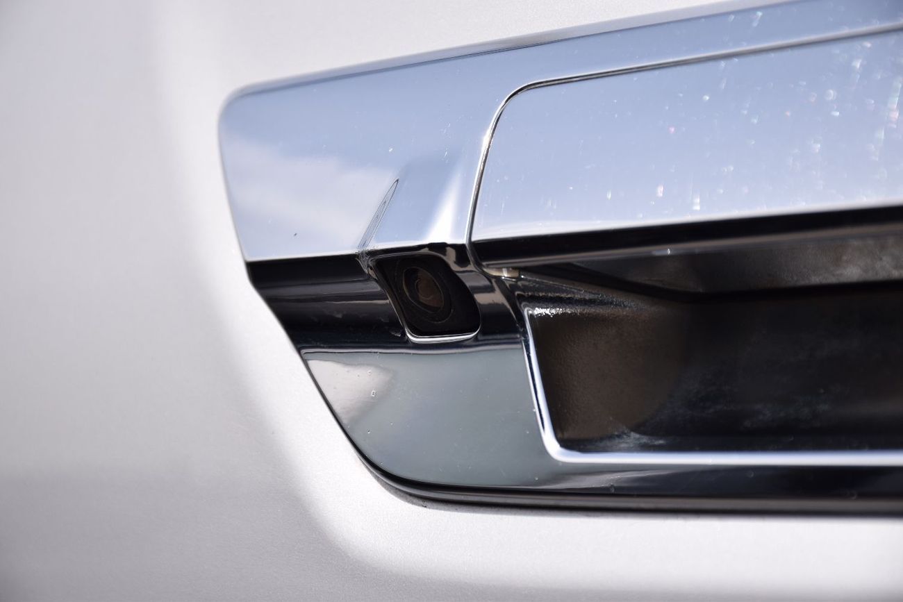 Toyota Hilux 4X4 DIESEL 2.8L Right Hand (Export Only)