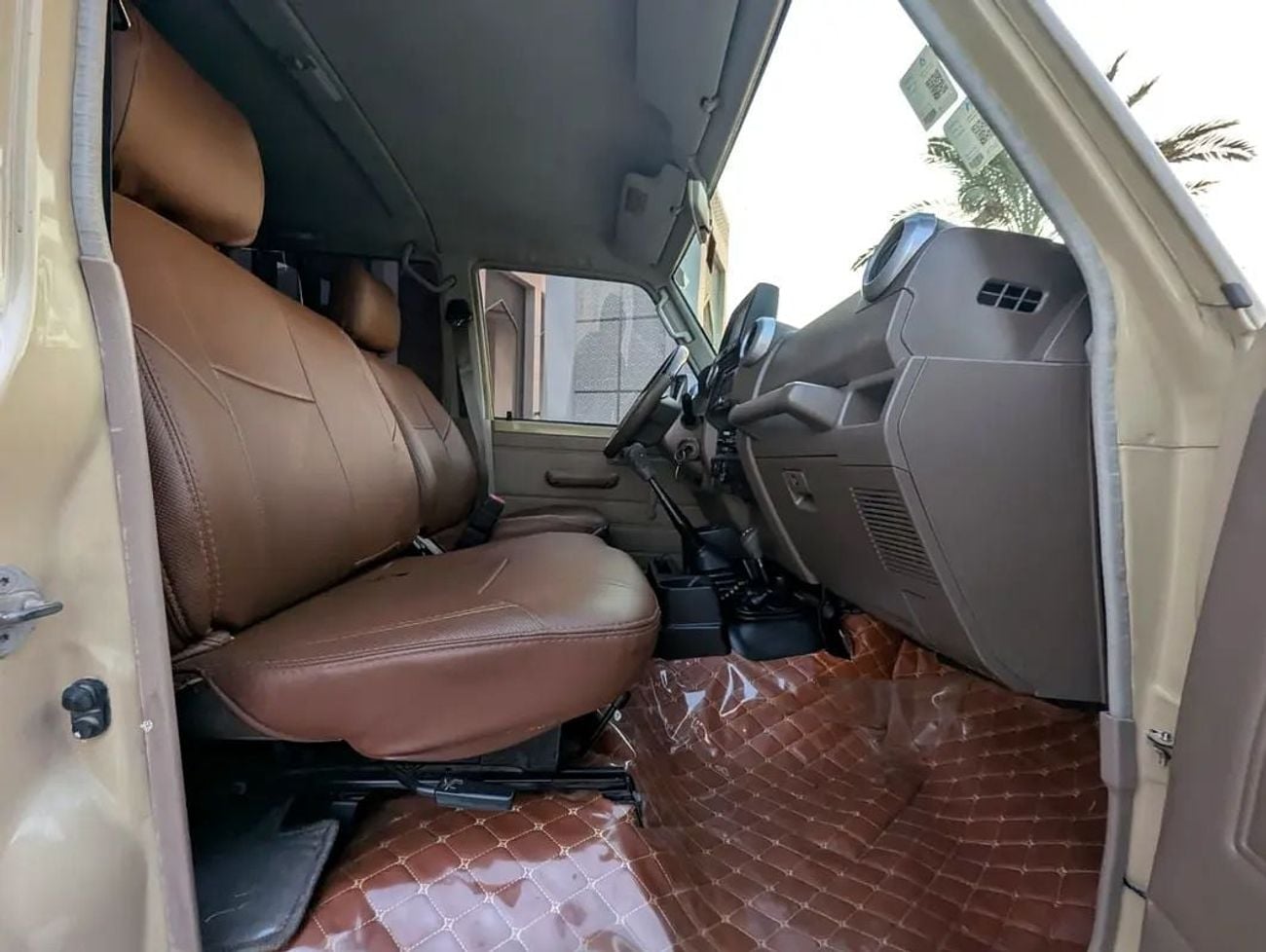 تويوتا لاند كروزر 70 LC79 LX محرك V6 سعة 4.0 لتر، بحالة داخلية وخارجية ممتازة