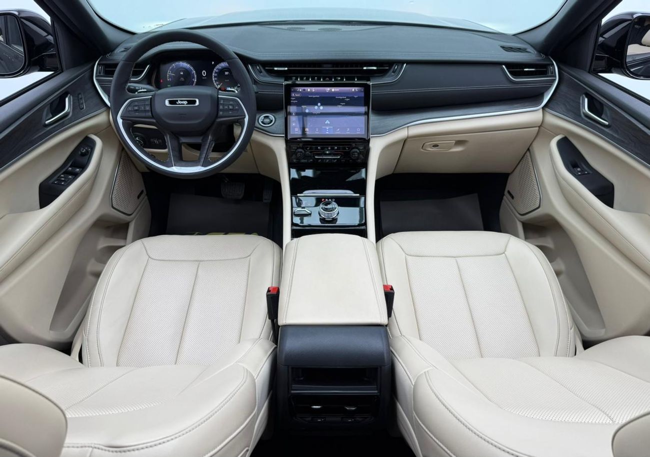 Jeep Grand Cherokee Limited 3.6L 2023 Jeep Grand Cherokee Limited Plus, 2028 Jeep Warranty, Low Km, Excellent Condition,