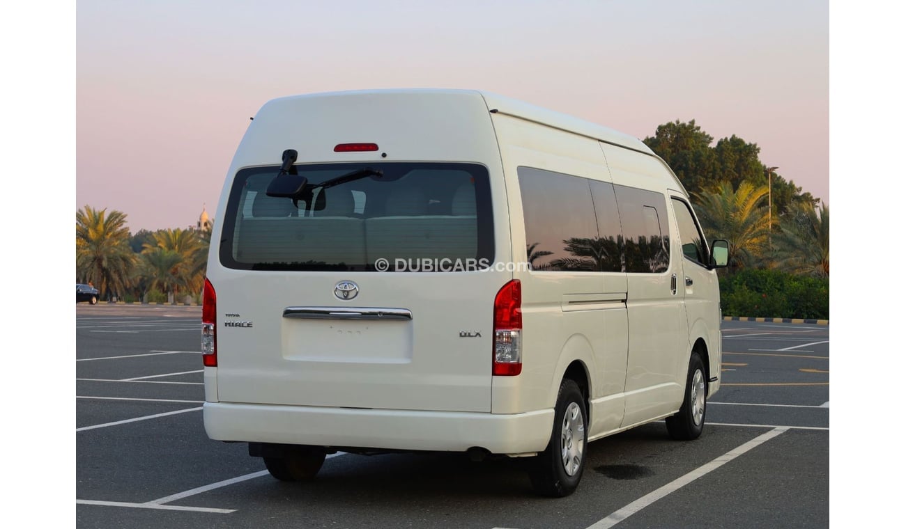 Toyota Hiace 2015 | COMMUTER DLX HIGHROOF | 15 SEATS - DIESEL - M/T | GCC SPECS | EXCELLENT CONDITION
