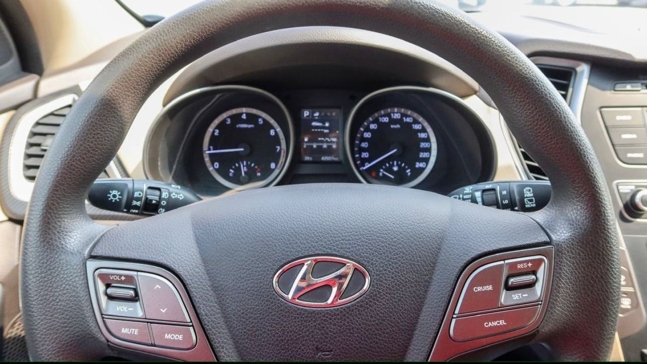 Hyundai Santa Fe GL خاليه من الحوادث
