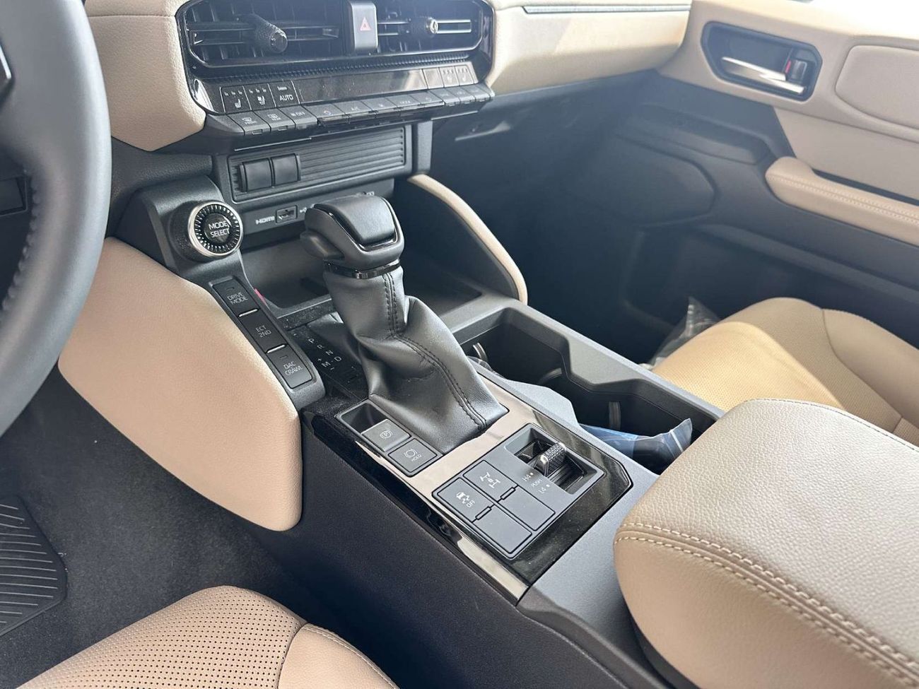 Toyota Land Cruiser TOYOTA LAND CRUISER PRADO 2.4L 4WD PETROL SUV 2024 - WHITE