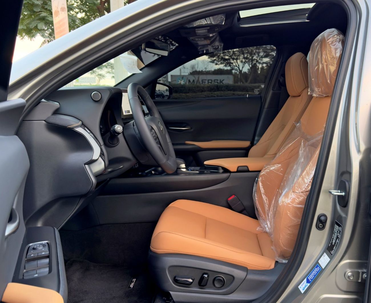 لكزس UX300h Premier 2.0L