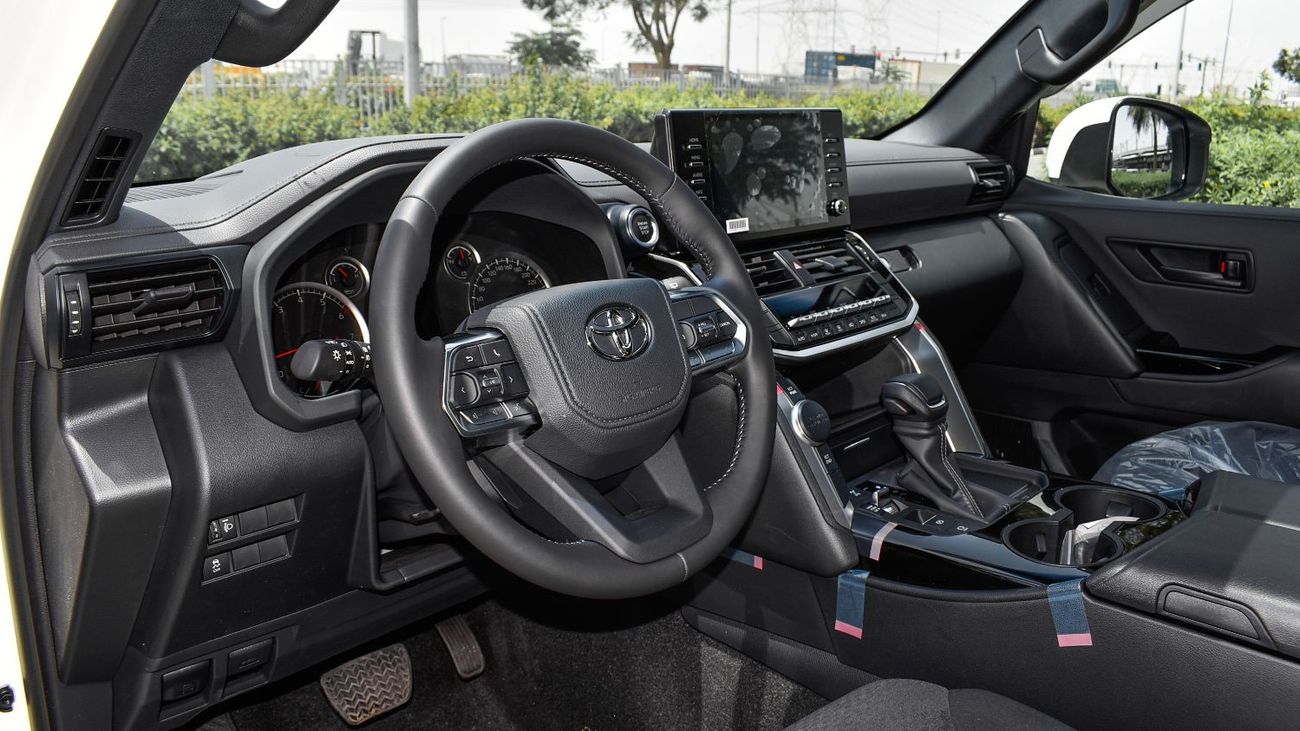 تويوتا لاند كروزر ECT0074 - Toyota Land Cruiser 300 GXR - 4.0L Petrol - White/Black