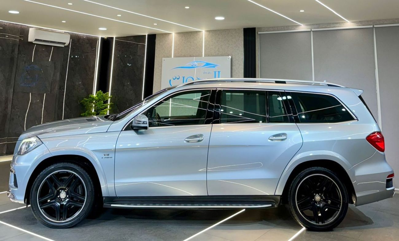 Mercedes-Benz GL 500 Std 4.7L AMG MERCEDES GL500 V8 || GCC || ACCIDENT FREE || AMAZING CONDITION II FULLY LOADED || LOW M