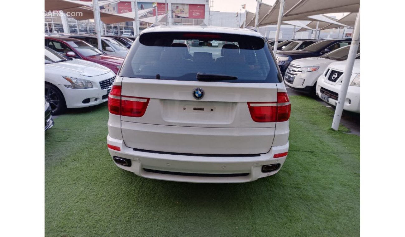 BMW X5 Gulf model 2010,Kit m white color inside, saffron, control unit, in excellent condition not need