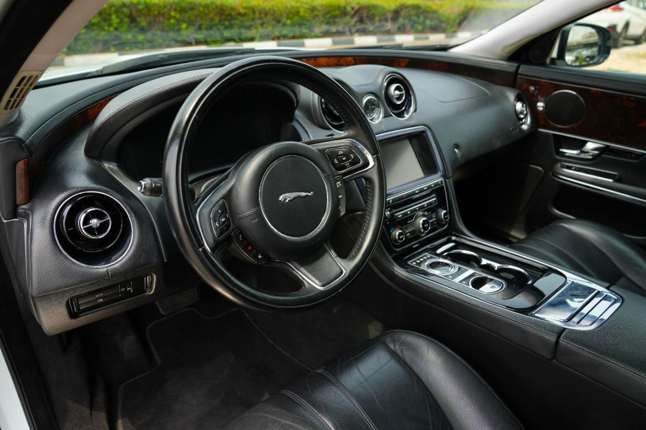 جاكوار XJ PORTFOLIO LUXURY