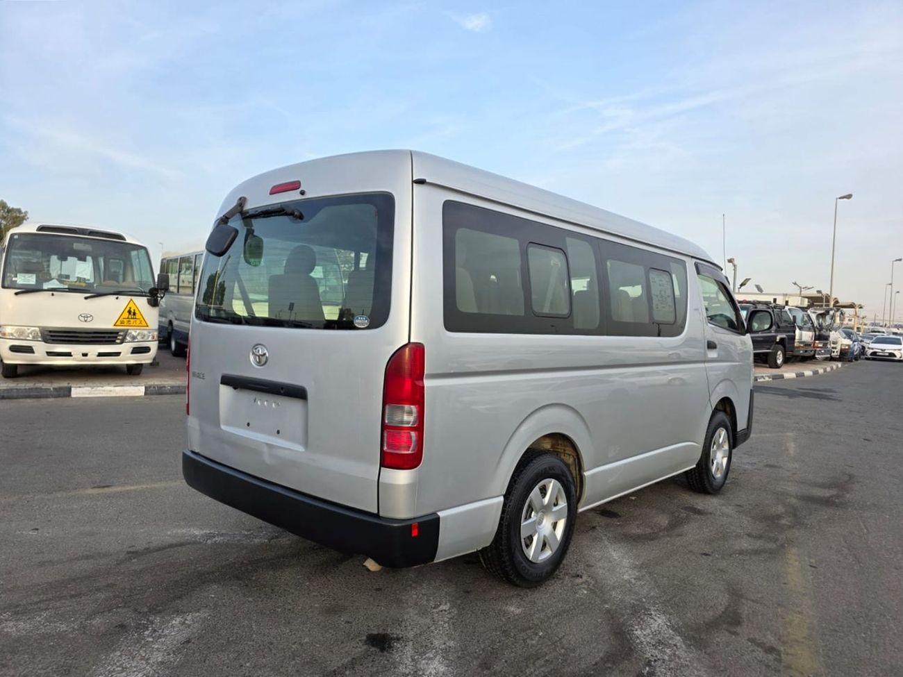 Toyota Hiace TOYOTA HIACE VAN RHD 2017 MODEL 2.7 L PETROL AUTOMATIC(PM28216)