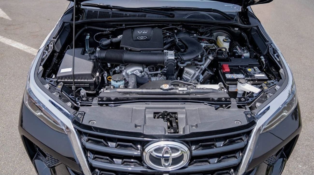 تويوتا فورتونر FORTUNER SR5 4.0L V6 PETROL