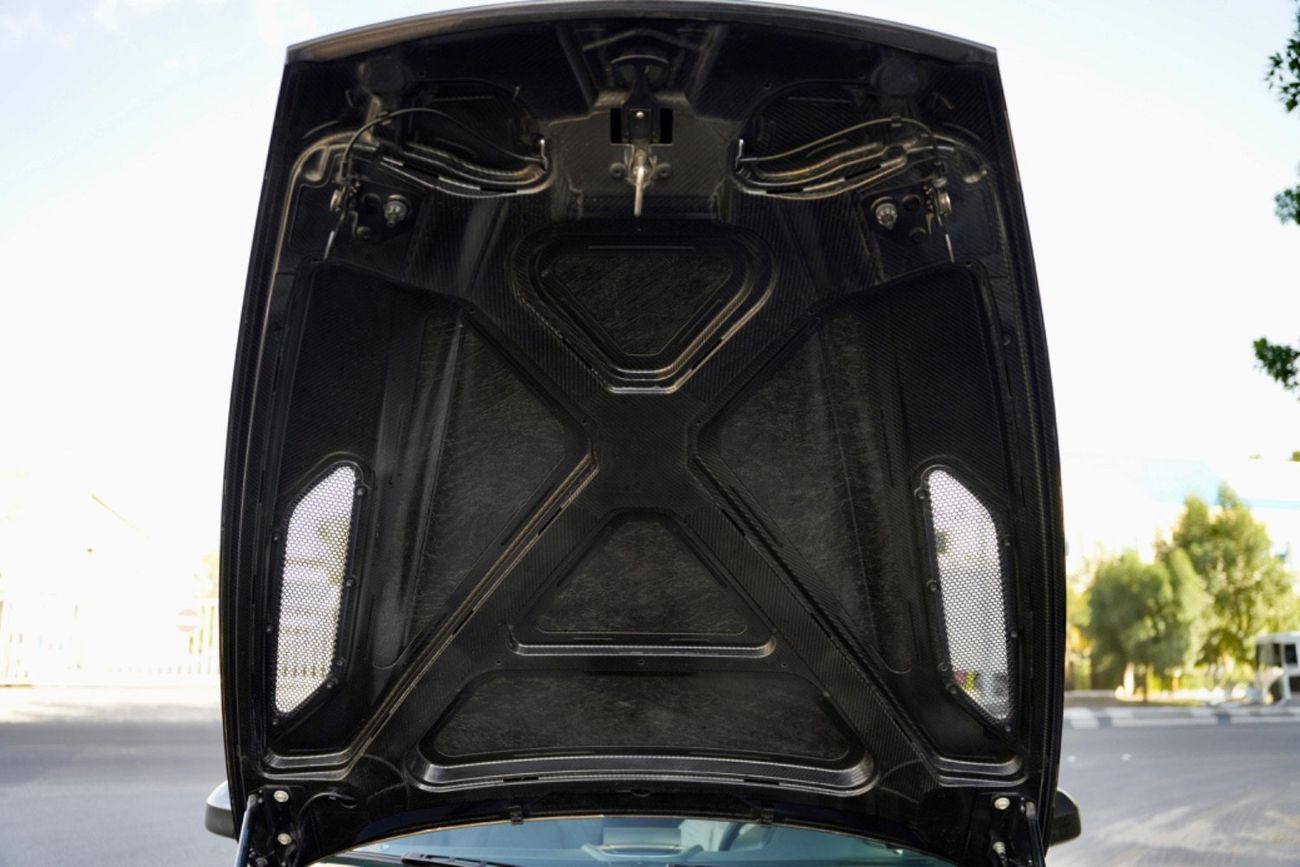 Aston Martin Vanquish Aston Martin Vanquish Carbon Black