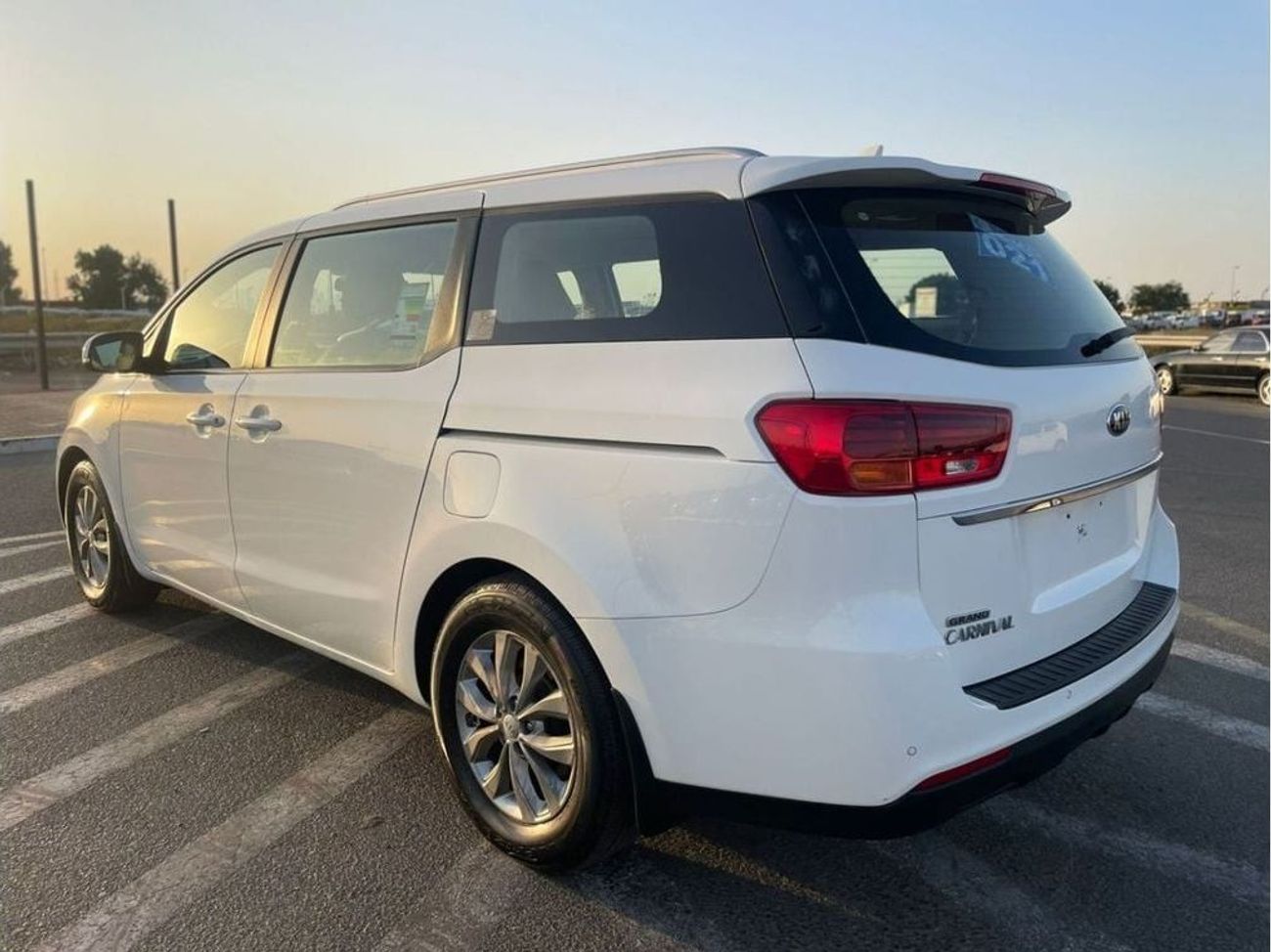Kia Grand Carnival 2020 Kia Grant Carnival Gcc Specs - MidOption+ 7 Seater - No Accident -