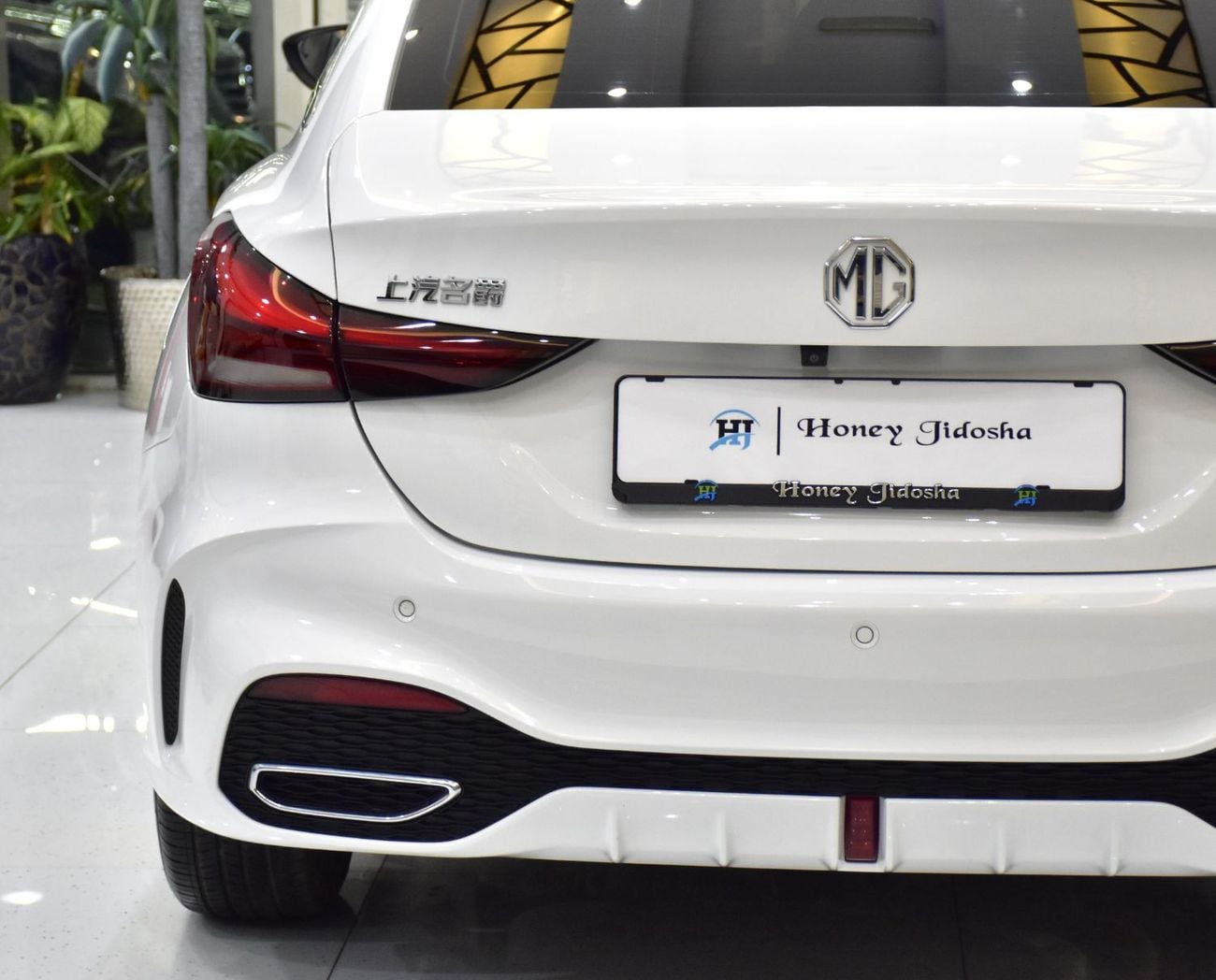 MG 5 LUX EXCELLENT DEAL for our MG 5 180 DVVT ( 2025 Model ) in White Color Chinese Specs