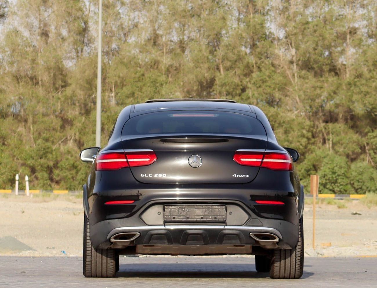 مرسيدس بنز GLC 250 Mercedes GLC 250/4MATIC 2018, GCC original paint accident-free, in excellent condition 2300