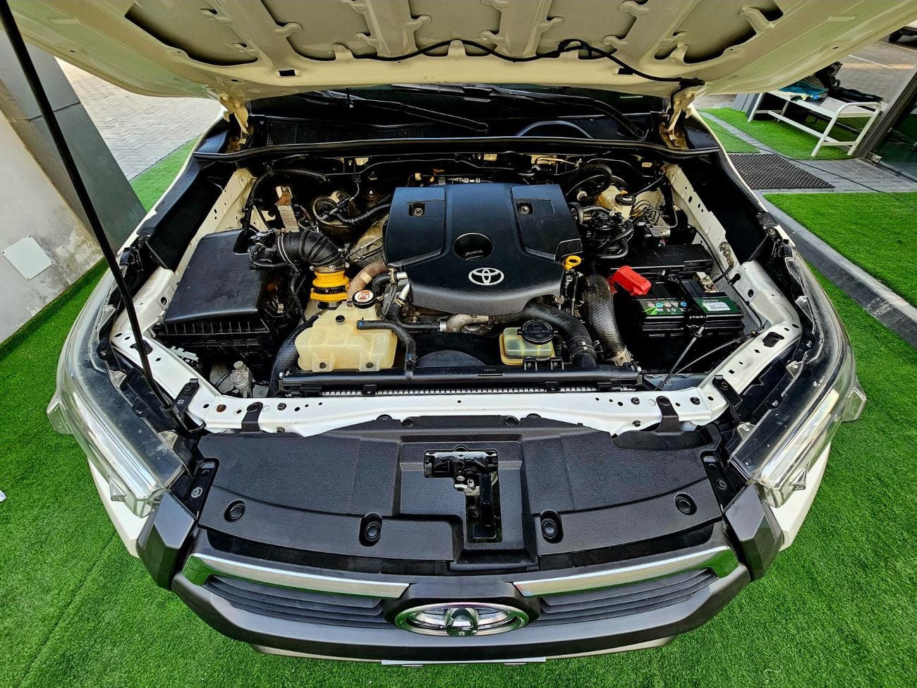 تويوتا هيلوكس ADVENTURE DIESEL / AUTO GEAR/ AUTO WINDOWS / FULL OPTION/ WIDE BODY