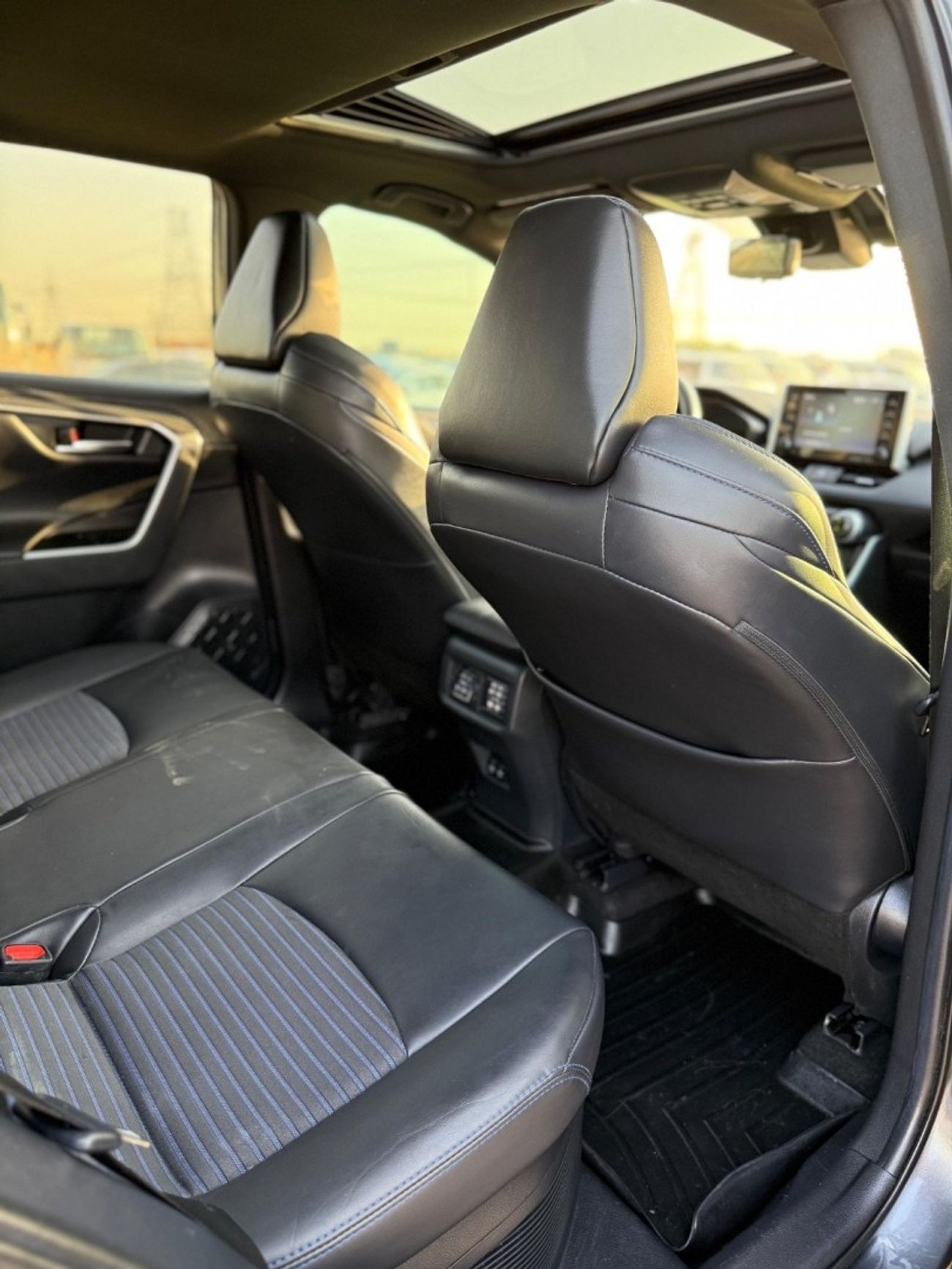 Toyota RAV4 Hybrid XSE Full Option