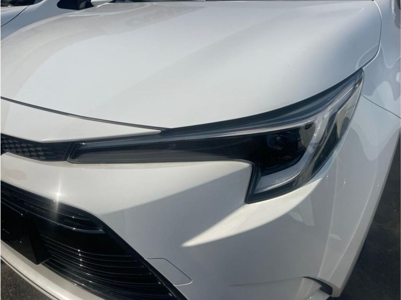 Toyota Corolla 1.8 L HYBRID LEVIN