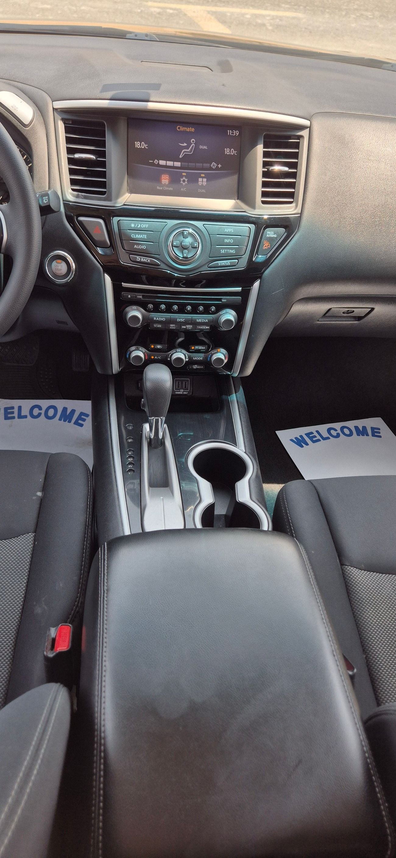 Nissan Pathfinder S