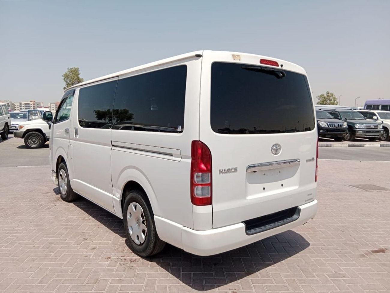 Toyota Hiace TOYOTA HIACE VAN RIGHT HAND DRIVE (PM1317)