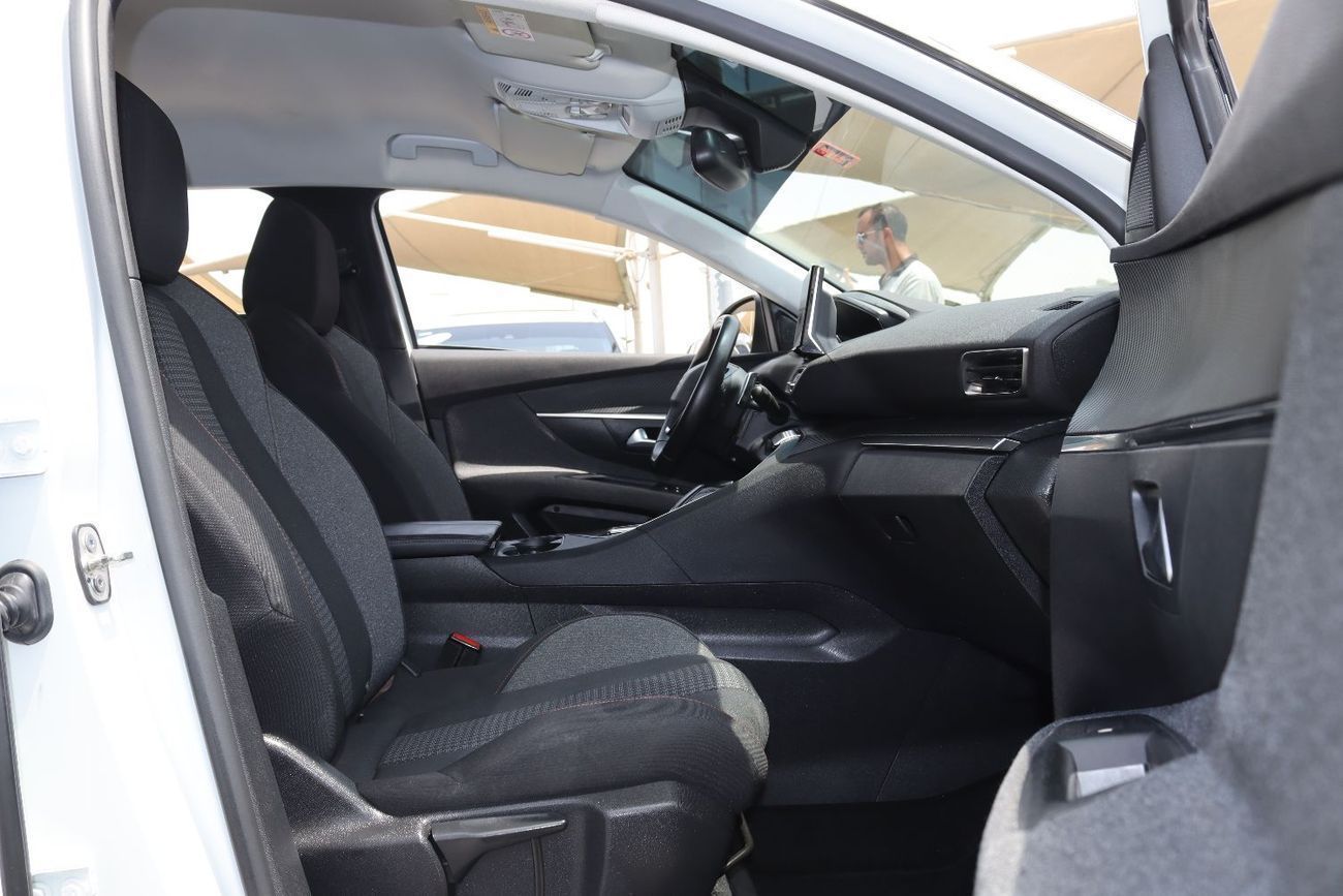 Peugeot 3008 Active+ 1.6L Peugeot 3008 -2022 -, GCC, in excellent condition, 61,000 km, 1.6L engine, priced at