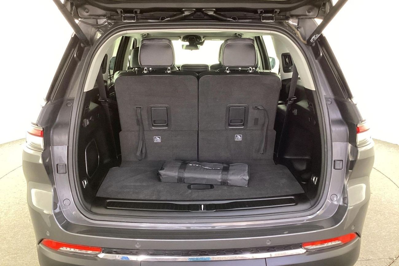 جيب شيروكي Limited Plus | National Day Celebration | شامل الضمان | 0 ﺪﻔﻋﺓ ﺃﻮﻟﻯ