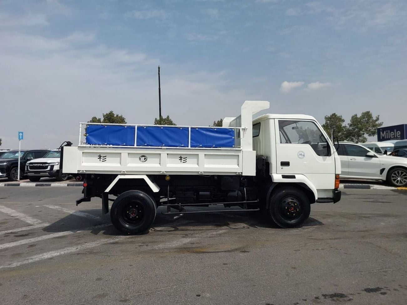 ميتسوبيشي فايتر (RAMADAN OFFER) MITSUBISHI FIGHTER TRUCK RHD 1989 MODEL 6.5 L DIESEL MANUAL(PM30989)