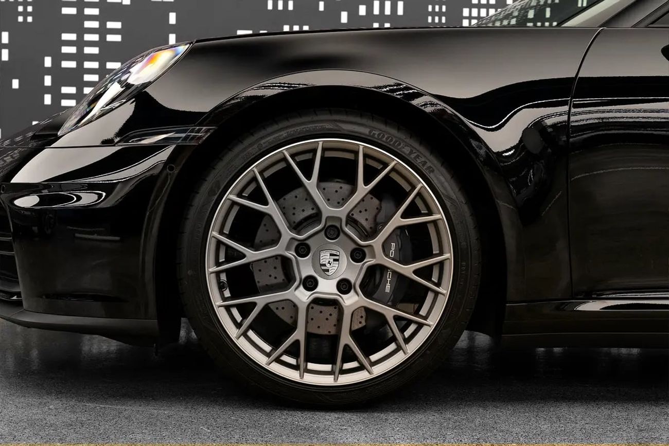 Porsche 911 Carrera 4 3.0L (444 HP) Convertible