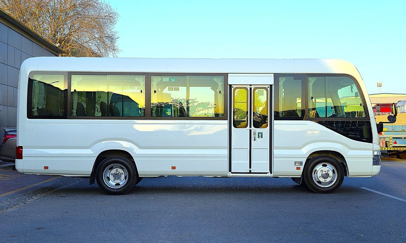 Toyota Coaster AL FUTAIM - TOYOTA COASTER PETROL 2.7 MT - AUTO DOOR - 23 SEATER  - 2025 MODEL - WHITE 