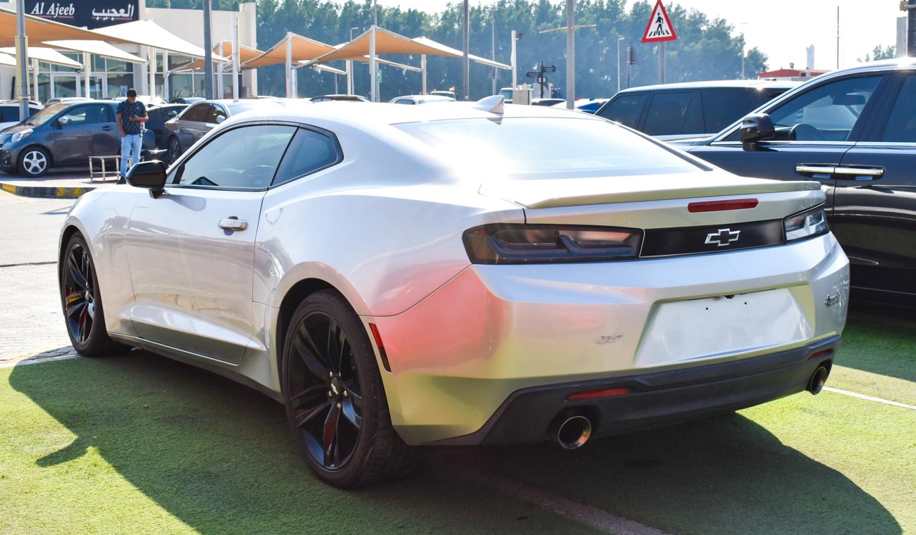 Chevrolet Camaro RS V6