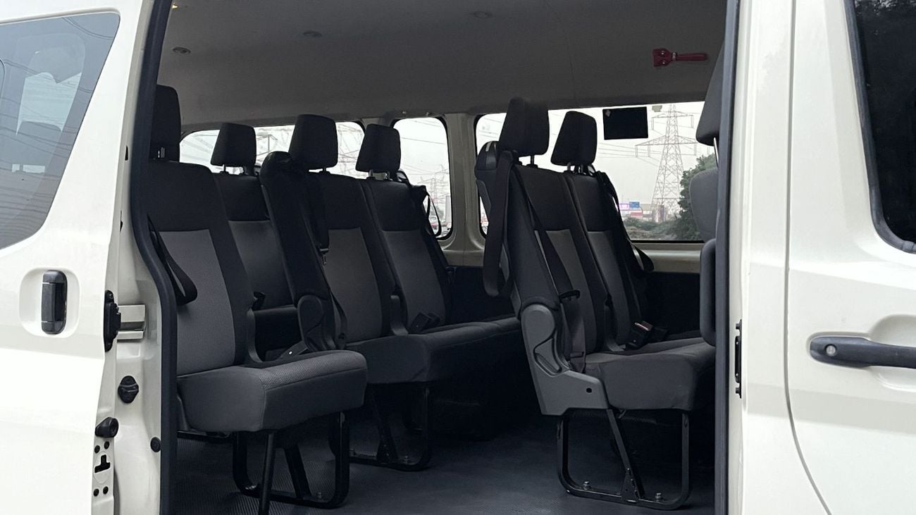 Toyota Hiace GL ACCIDENTS FREE - GCC - V6 - HIGHROOF - PERFECT CONDITION INSIDE OUT