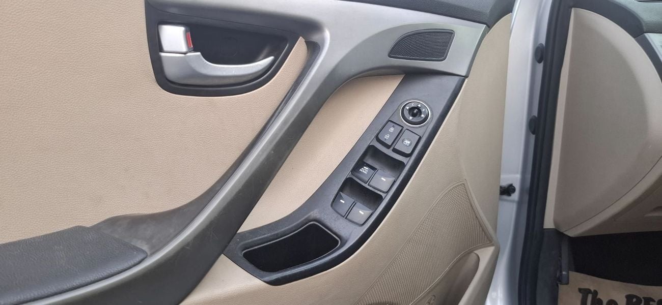 Hyundai Elantra HYUNDAI ELANTRA 2015