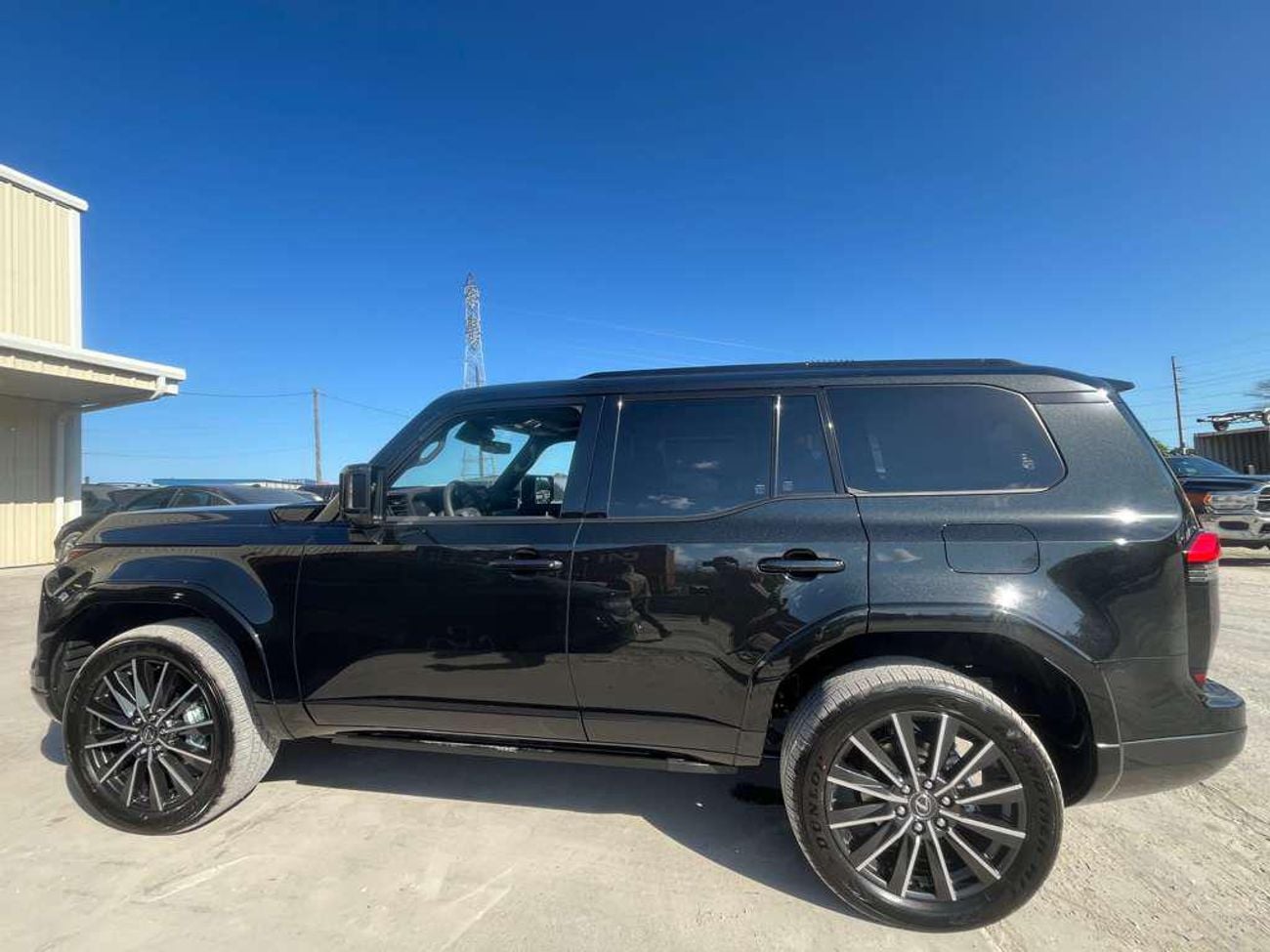 Lexus GX550 3.4L PETROL A/T LUXURY PLUS FULL OPTION
