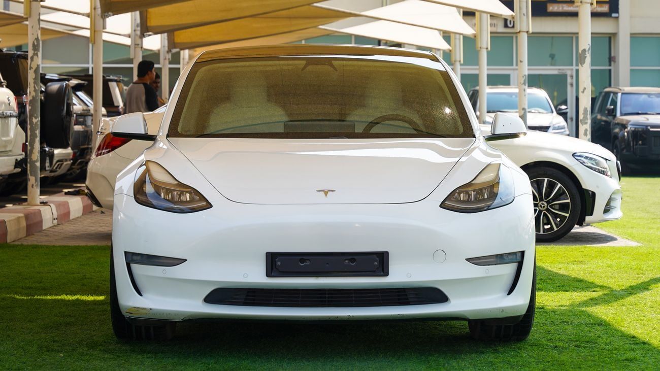 تسلا موديل 3