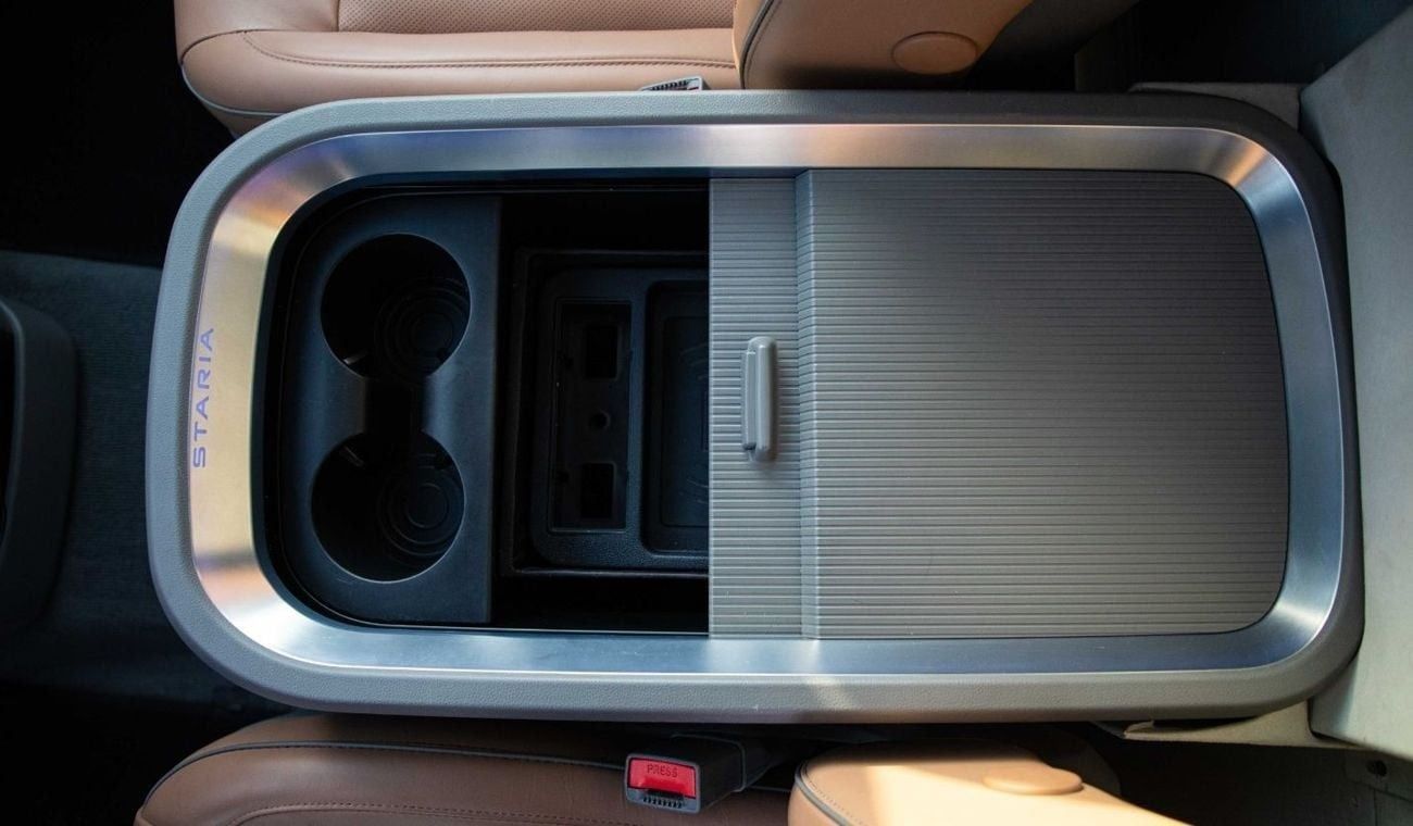 Hyundai Staria VIP 4-seater/GCC/2 Years Warranty/2022