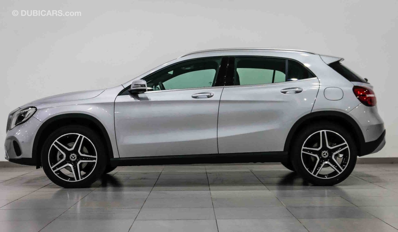 مرسيدس بنز GLA 250 4MATIC مع الضمان حتى 05/07/2022