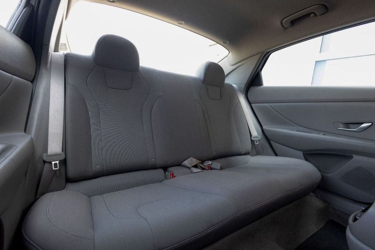 Hyundai Elantra Smart 1.6L Hyundai Elantra 2023 GCC under Agency Warranty with Flexible Down-Payment.