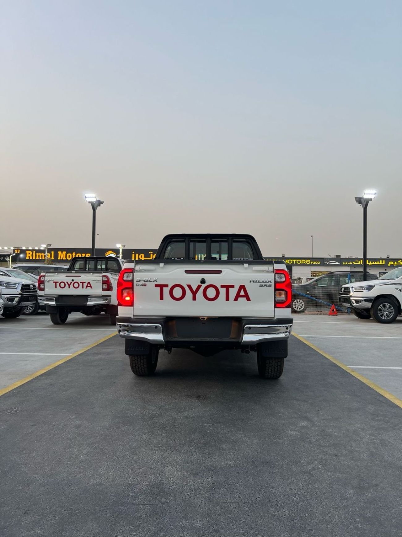 تويوتا هيلوكس SGLX S GLX 2.4L AWD A/T