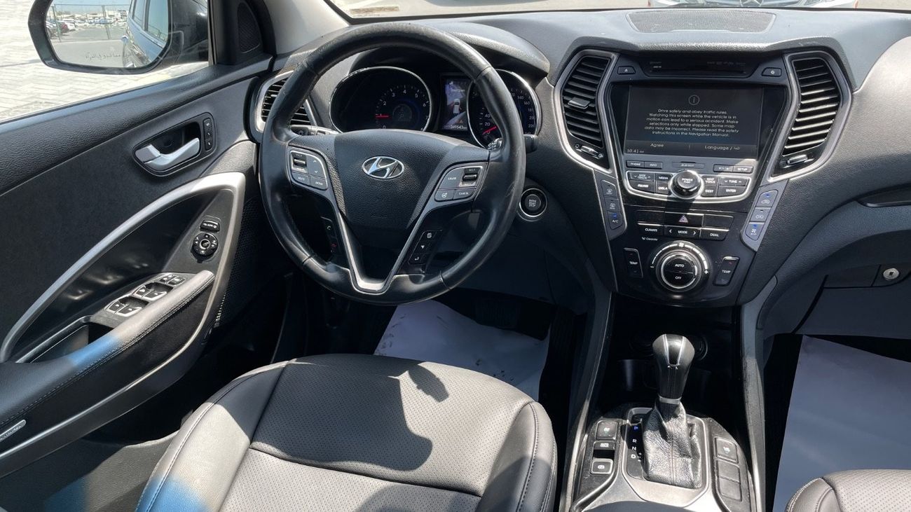 Hyundai Grand Santa Fe GLS Top 3.3L GCC Top 3.3L