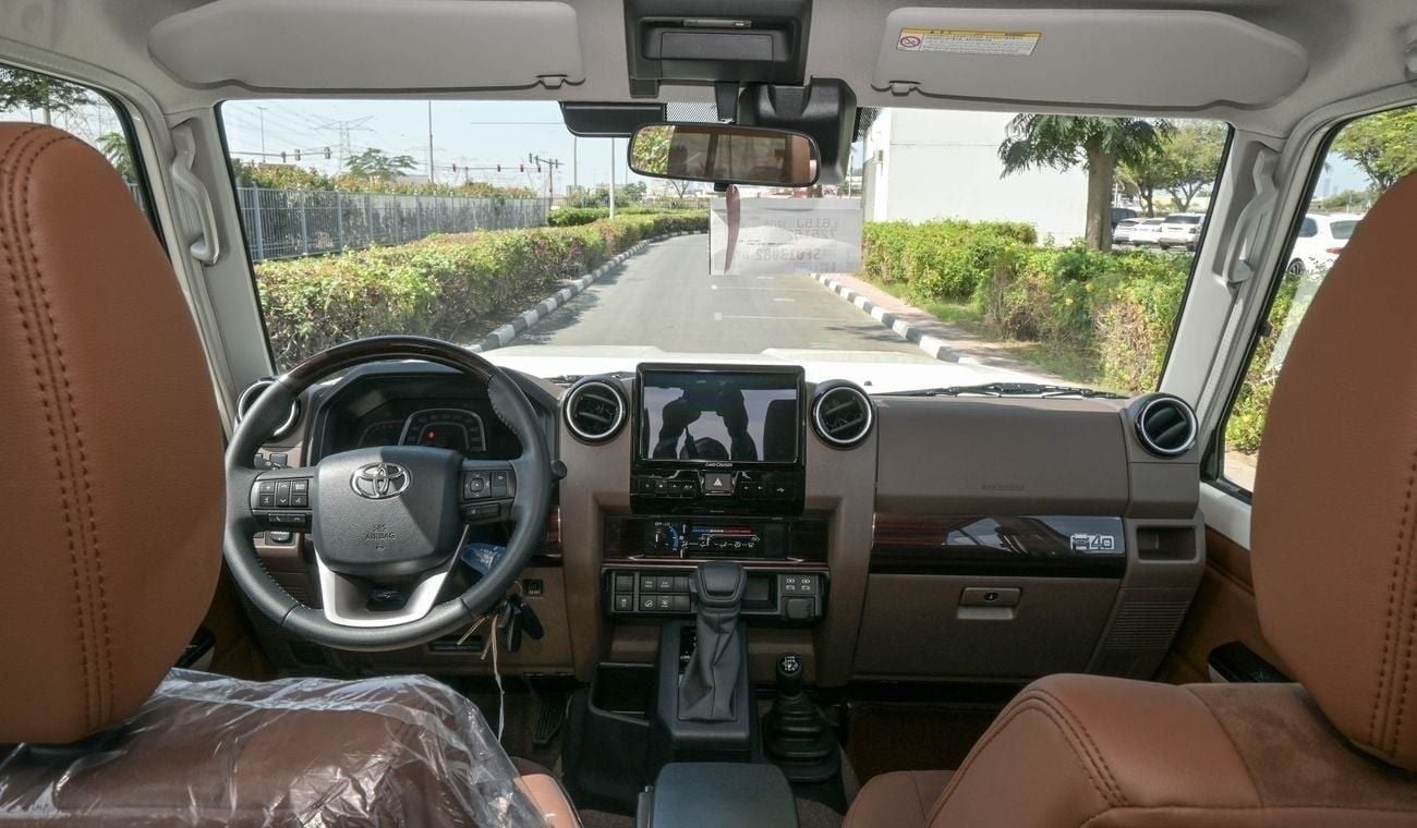 Toyota Land Cruiser 70 LX COUPE