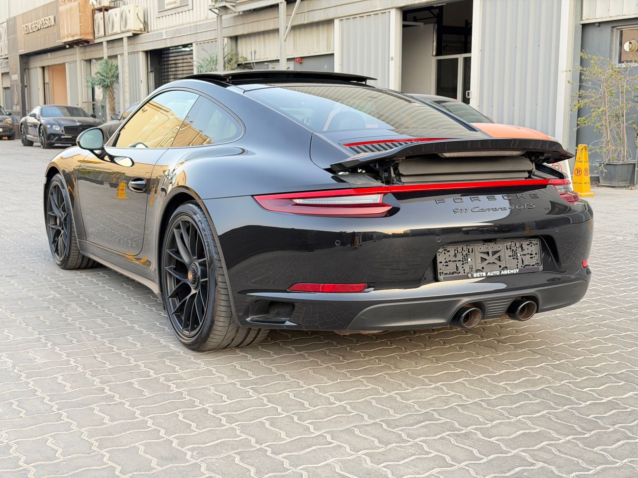 Porsche 911 CARRERA 4GTS