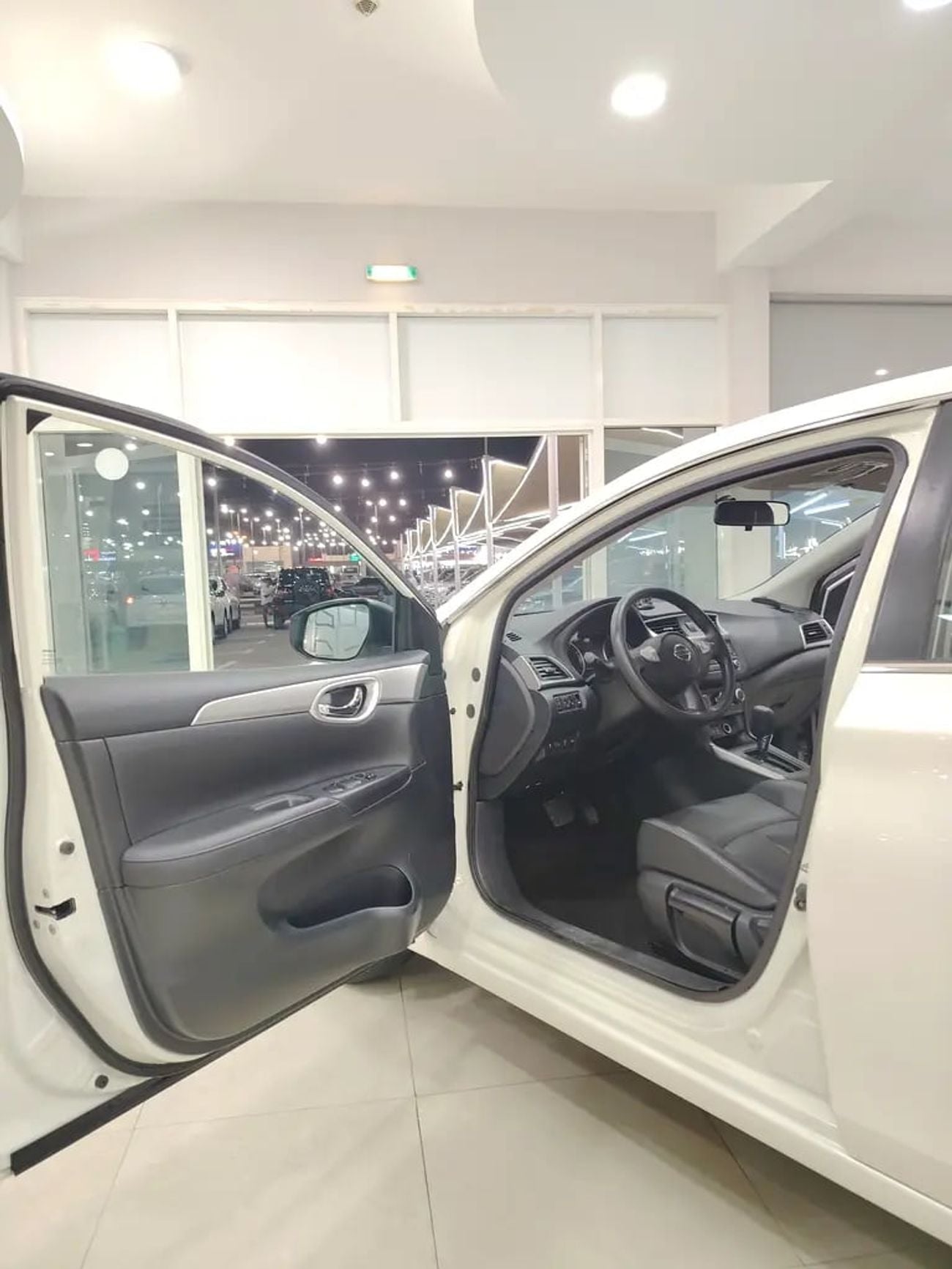 Nissan Sentra SR (NON GCC) SV 1.6L (110 HP) chines specs